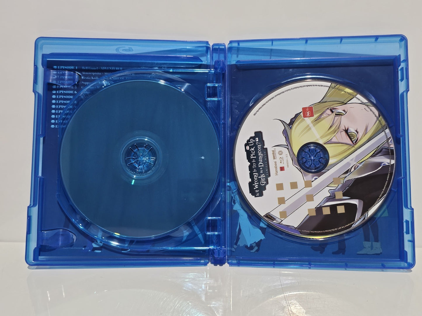 Is It Wrong To Try To Pick Up Girls In A Dungeon? Familia Anime DVD R4 Blu Ray Retro Exchange Australia