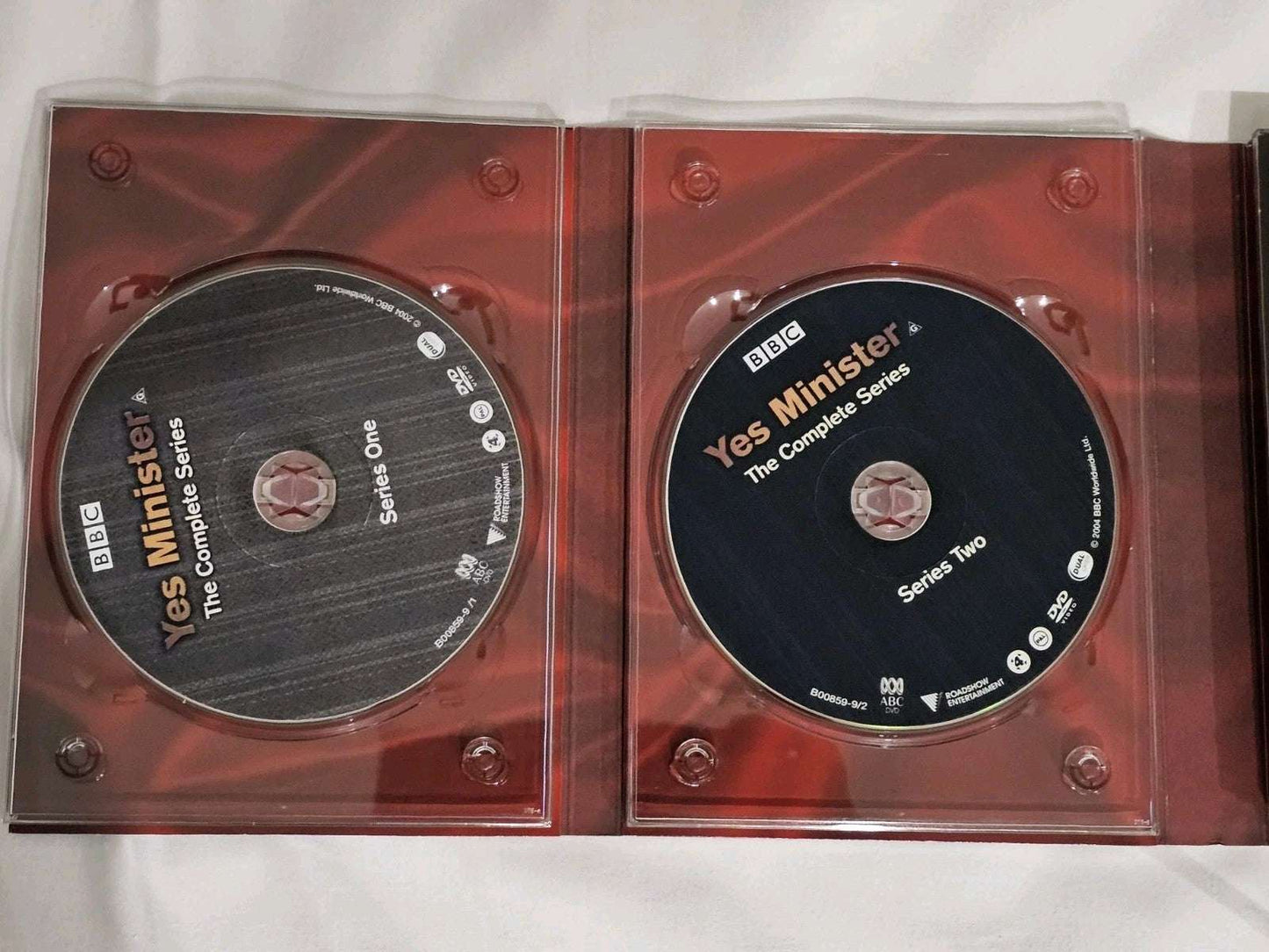 BBC Yes Minister The Complete Series 1-3 DVD Box Set 4 Discs Region 4 Retro Exchange Australia