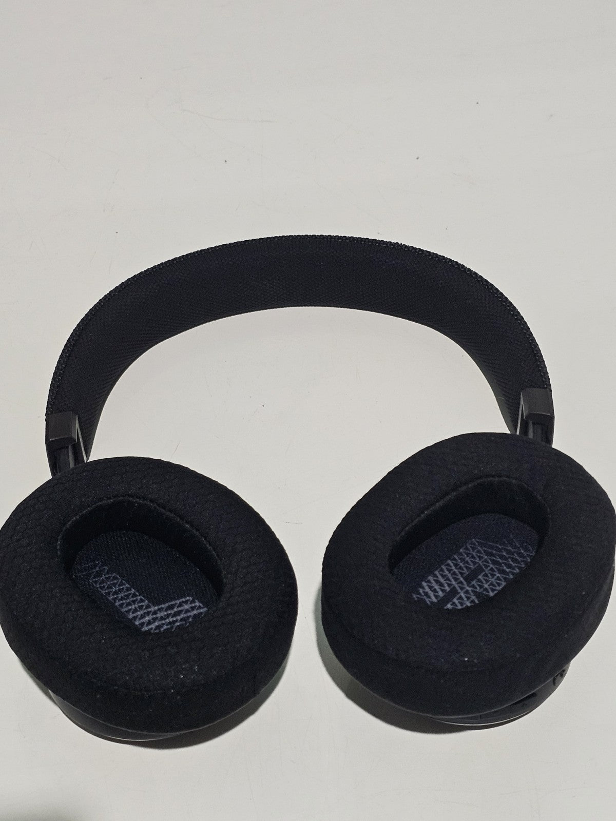 JBL Live 650BTNC | Over Ear Active Noise Cancelling Headphones With New Earmuffs RetroExchange Australia
