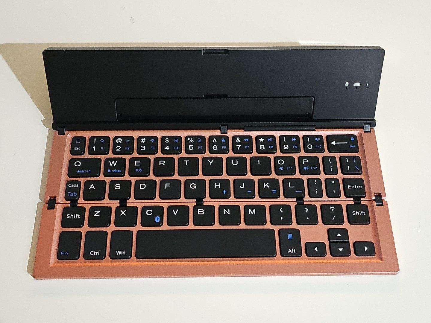 Geyes Folding Bluetooth Keyboard For Tablets/Handheld Screens RetroExchange Australia