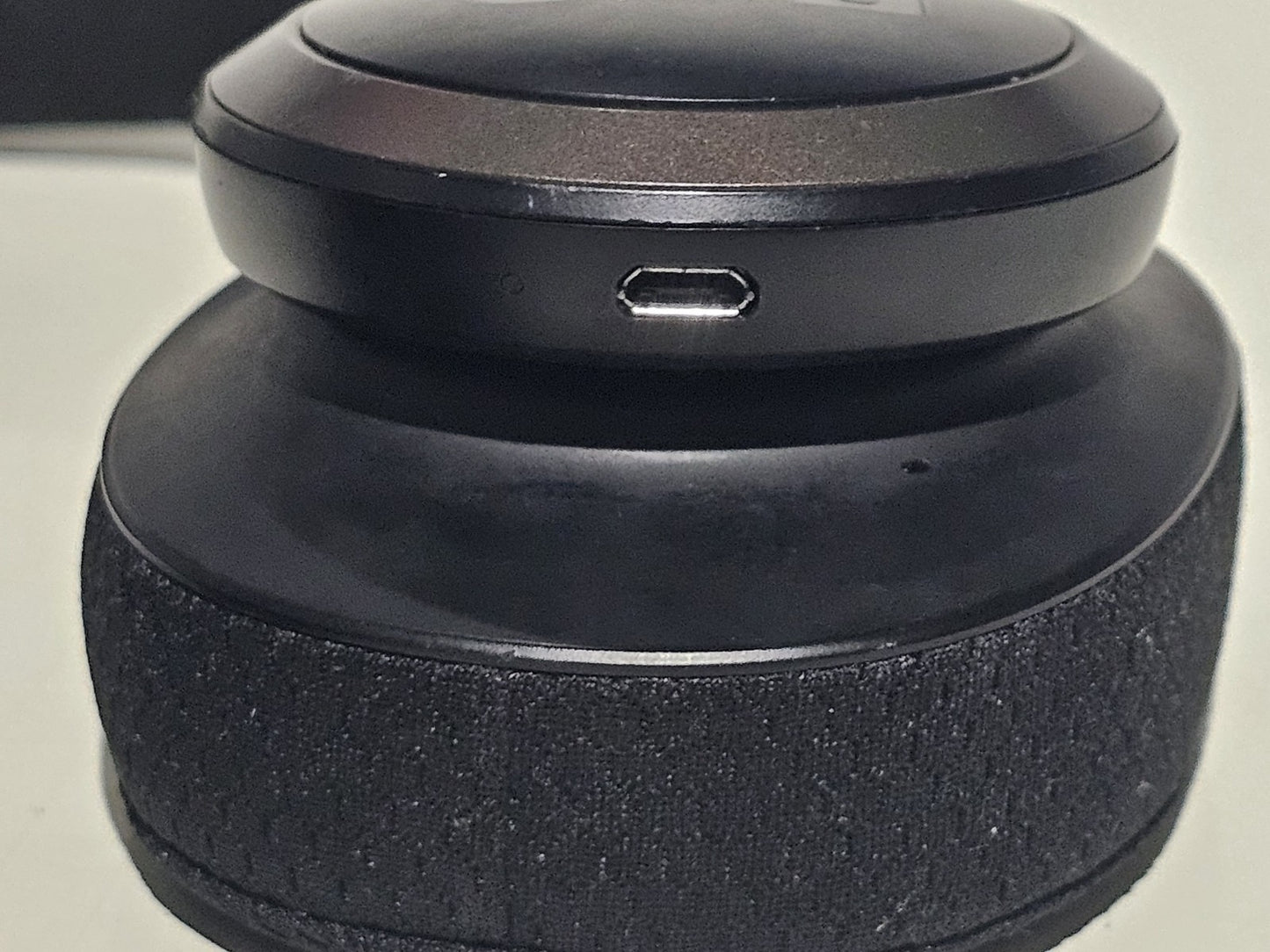 JBL Live 650BTNC | Over Ear Active Noise Cancelling Headphones With New Earmuffs RetroExchange Australia