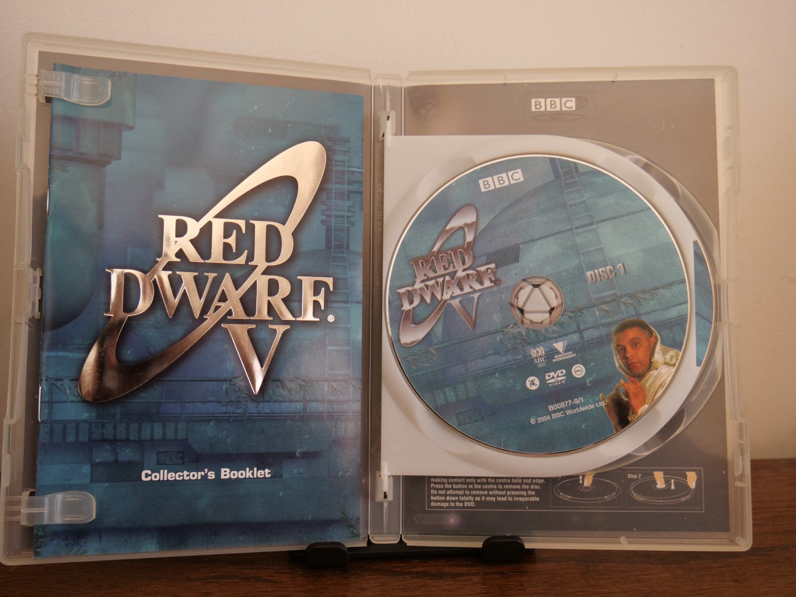 Red Dwarf V - DVD 2-Disc Region 4 DVD RetroExchange Australia