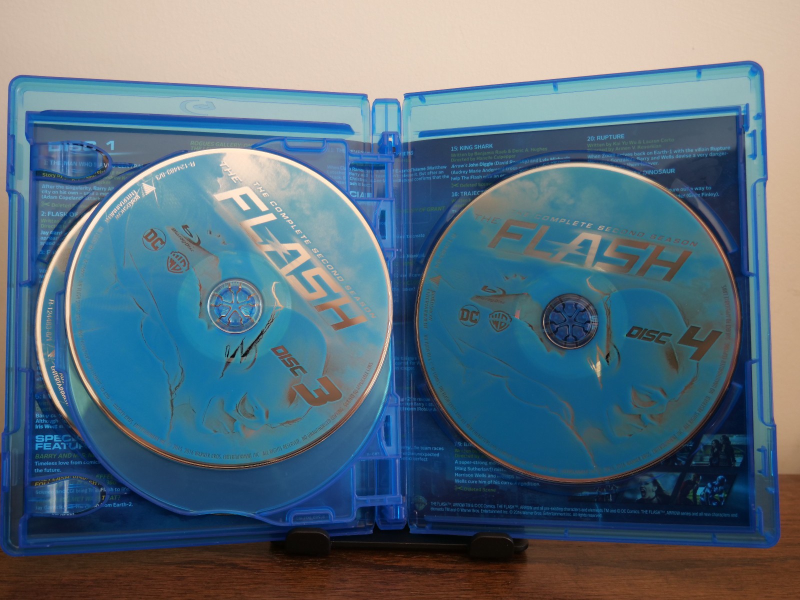 THE FLASH SEASON 2 Blu-ray Scifi Region B DVD RetroExchange Australia