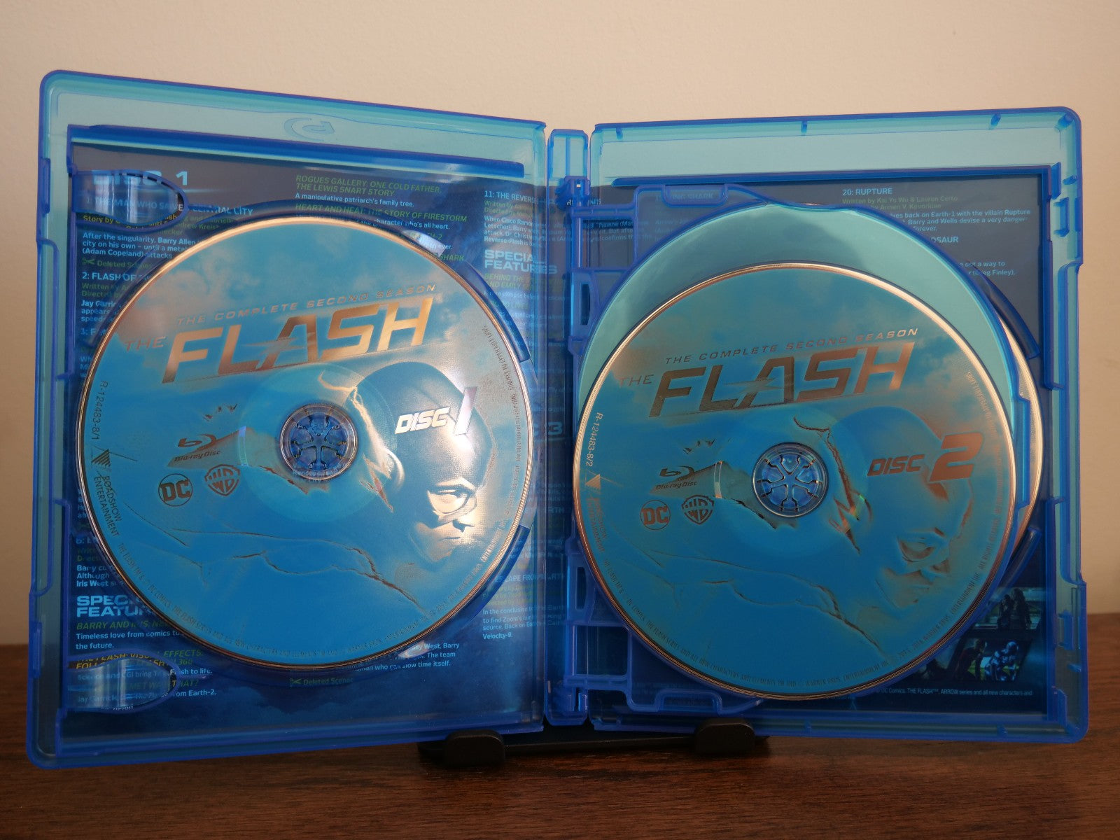 THE FLASH SEASON 2 Blu-ray Scifi Region B DVD RetroExchange Australia